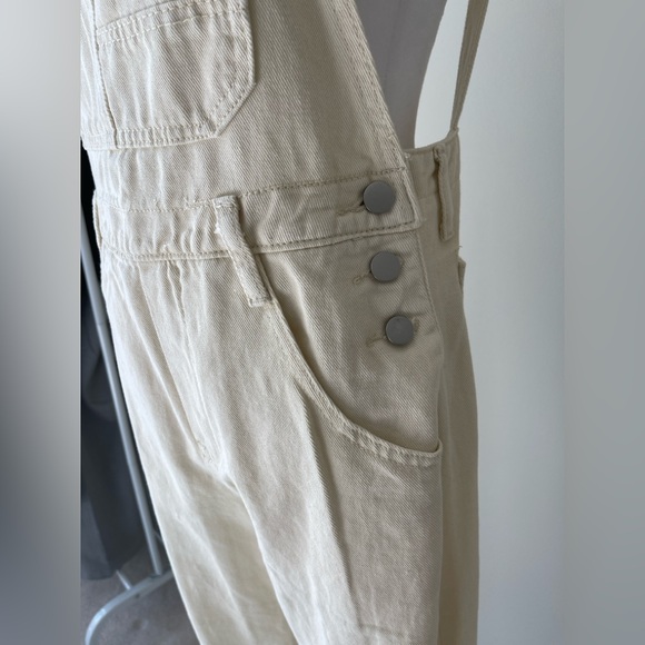 Jeans Women’s Cream Denim Overalls with Side & Back Pockets & Metal Buttons EUC - Picture 3 of 6